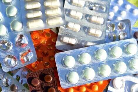 Des plaquettes de médicaments.