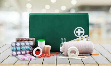 Trousse de premiers secours.