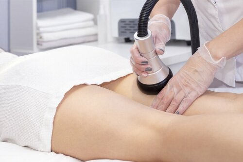 Un massage anti-cellulite.