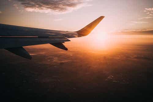 Coucher de soleil et avion.