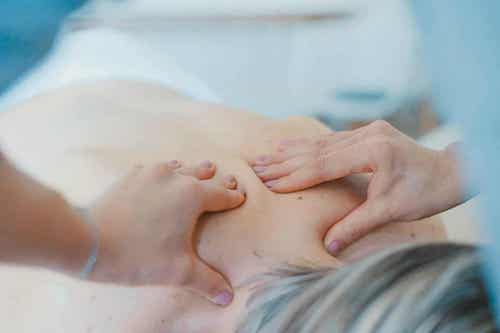 Bienfaits du massage des tissus profonds.