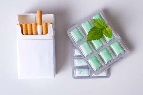 Des chewing-gum de nicotine.