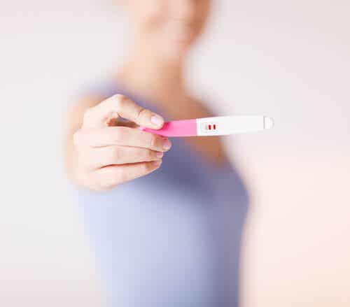 Un test de grossesse positif. 
