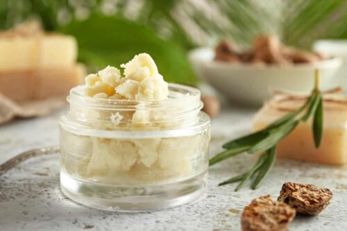 Pot de beurre de karité.