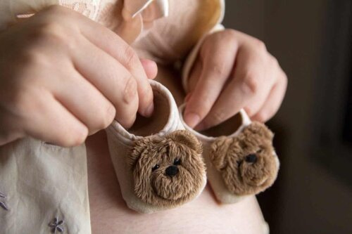 Des chaussons pour bébé.