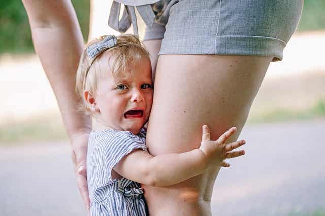 Un enfant pleurant.