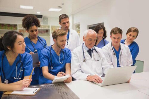 Des étudiants en médecine.