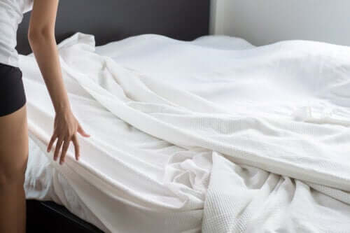Comment éviter que les draps sortent du lit ?