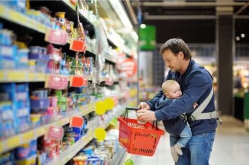 Les aliments commerciaux pour bébés seraient, selon un rapport, contaminés par des métaux lourds