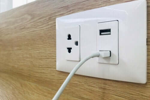Comment installer des prises avec port USB ?