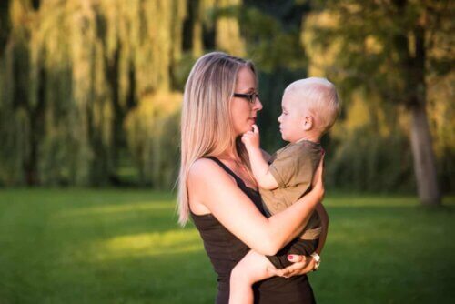 Attachement mère-enfant.
