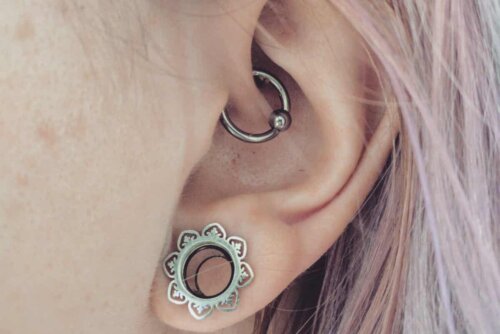 Le piercing daith.