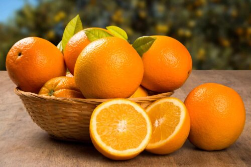 Des oranges.