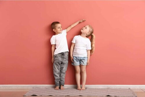 Deux enfants.