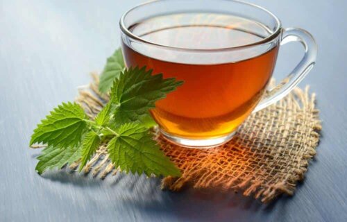 Tisane à l'herbe carmin.