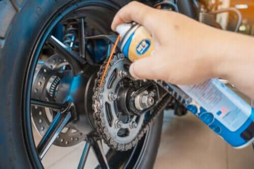 5 conseils pour l'entretien de la moto à la maison