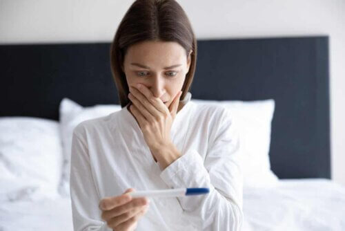 La surprise d'un test de grossesse.