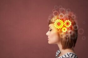 Qu'est-ce que la restructuration cognitive et quand est-elle recommandée ?