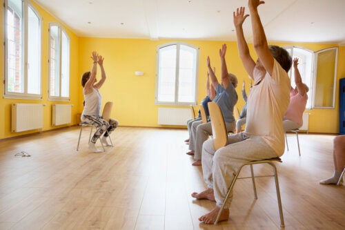 8 exercices d’entraînement fonctionnel pour les personnes âgées