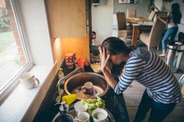 7 conseils pour garder votre cuisine bien rangée pendant que vous cuisinez