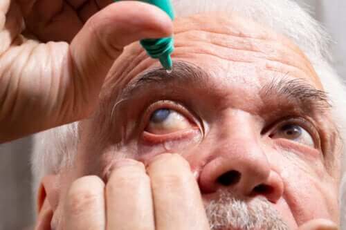 Pilocarpine : qu'est-ce que c'est et quand est-elle recommandée ?
