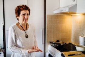 Syndrome du coucher du soleil chez le sujet âgé : comment le traiter ?