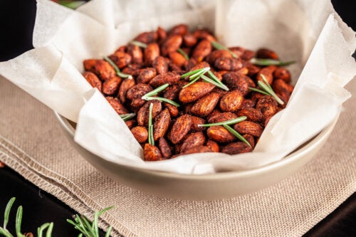 Amandes grillées et romarin pour améliorer la mémoire