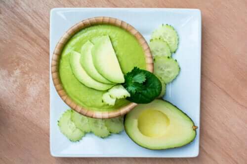 Recette facile de soupe crémeuse à l'avocat