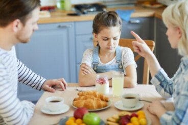 Style parental autoritaire : caractéristiques et effets possibles sur les enfants