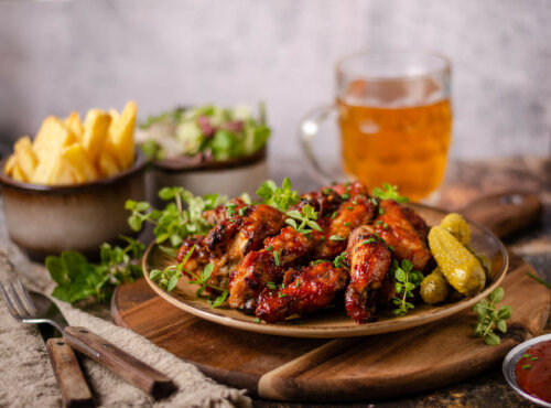 Des ailes de poulet.