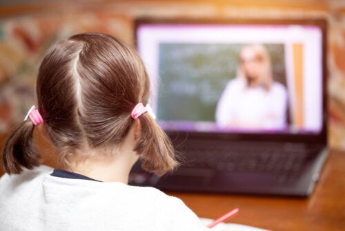 Comment aider mon enfant dans ses cours virtuels ?