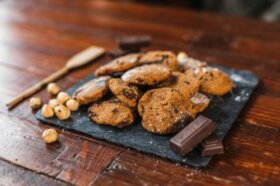 2 recettes de cookies aux pépites de chocolat avec de la farine de pois chiches