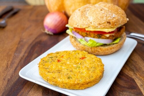 Recette de hamburger végétalien à la courge, aux carottes et à l'avoine