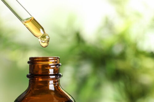 Comment utiliser les huiles essentielles pour soigner notre peau