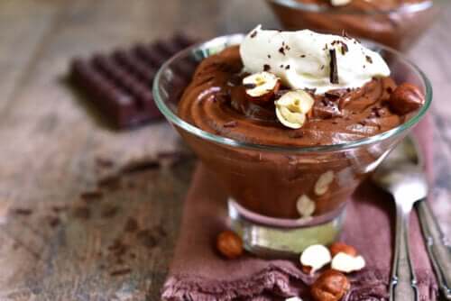 Recette de crème pâtissière au chocolat et aux noisettes