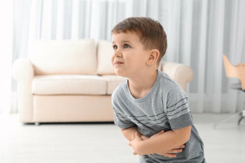 Troubles de l'élimination chez l'enfant : types, causes et traitements