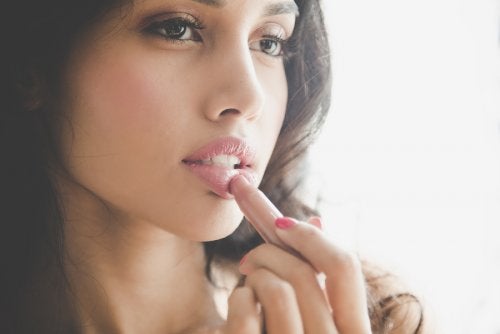 Comment prendre soin des lèvres sèches ?