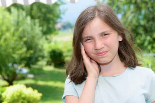 Otite moyenne séreuse : symptômes, causes et traitement