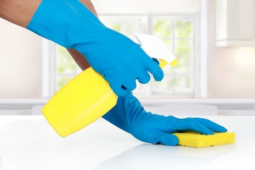 Comment nettoyer la salle de bain sans utiliser de produits chimiques