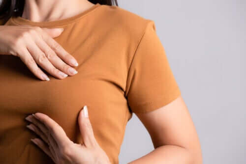 Douleur au mamelon : causes et traitements