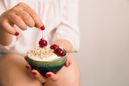Yaourt au petit déjeuner : bienfaits et recettes