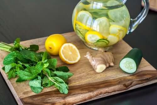 Boisson D tox Base De Citron Gingembre Et Concombre boisson-d-tox-base-de-citron-gingembre-et-concombre