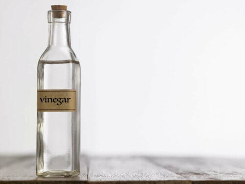 Vinaigre blanc.