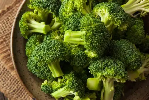 Les brocolis, des aliments verts qui tiennent les maladies à distance.