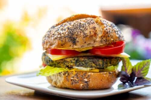 Recette de hamburger aux pommes de terre et aux épinards