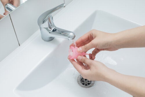 Comment stériliser et nettoyer la coupe menstruelle ?