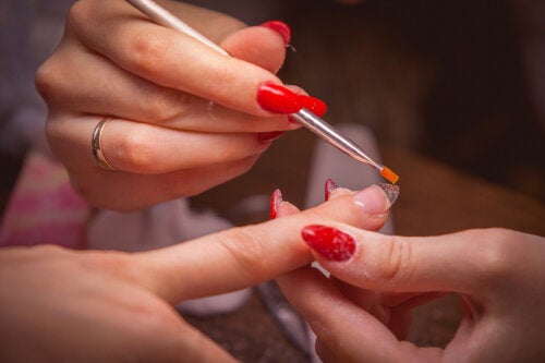 Comment nettoyer les pinceaux à ongles