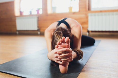 Janu Sirsasana : avantages et comment pratiquer cette pose de yoga