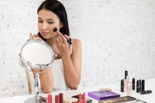 Clean look : comment mettre en œuvre cette tendance maquillage ?