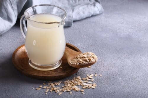 Boire du lait d'avoine fait-il grossir ? Ce que vous devriez savoir à ce sujet